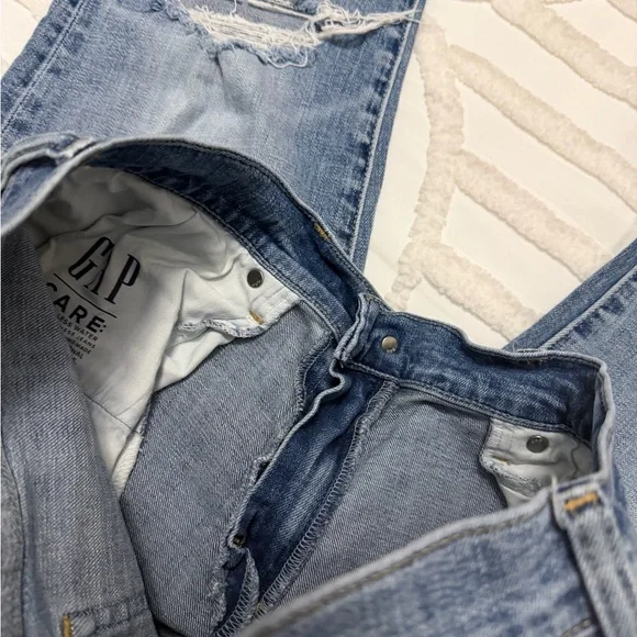 GAP Women's Girlfriend Jeans - Picture 7 of 11